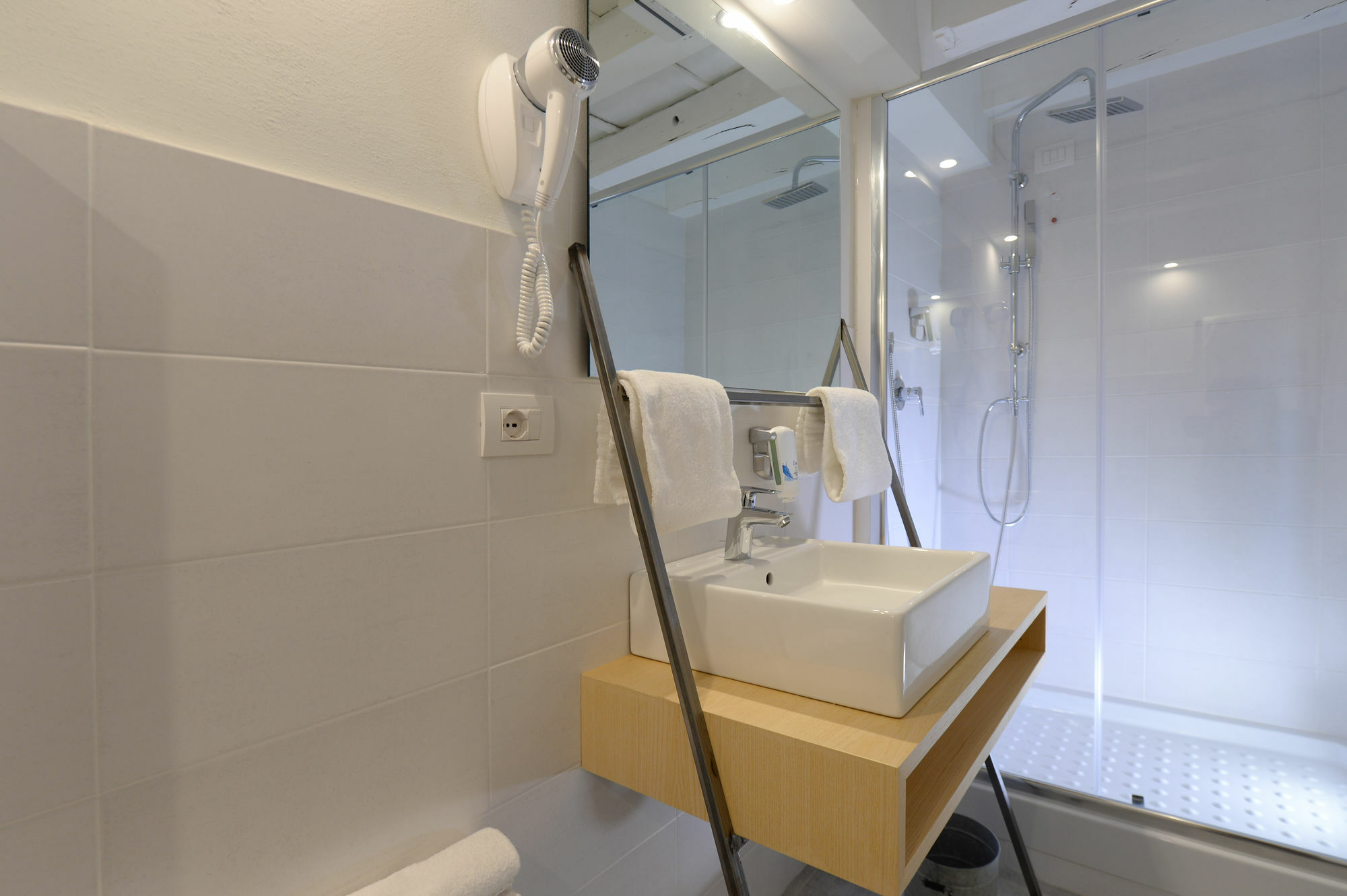 Piano Tre Hotel เวโรนา ภายนอก รูปภาพ